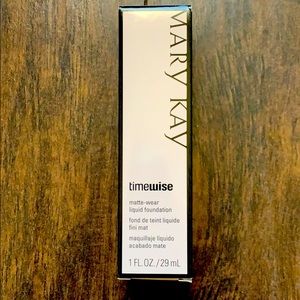 TimeWise Matte-wear Liquid Foundation - Beige 1